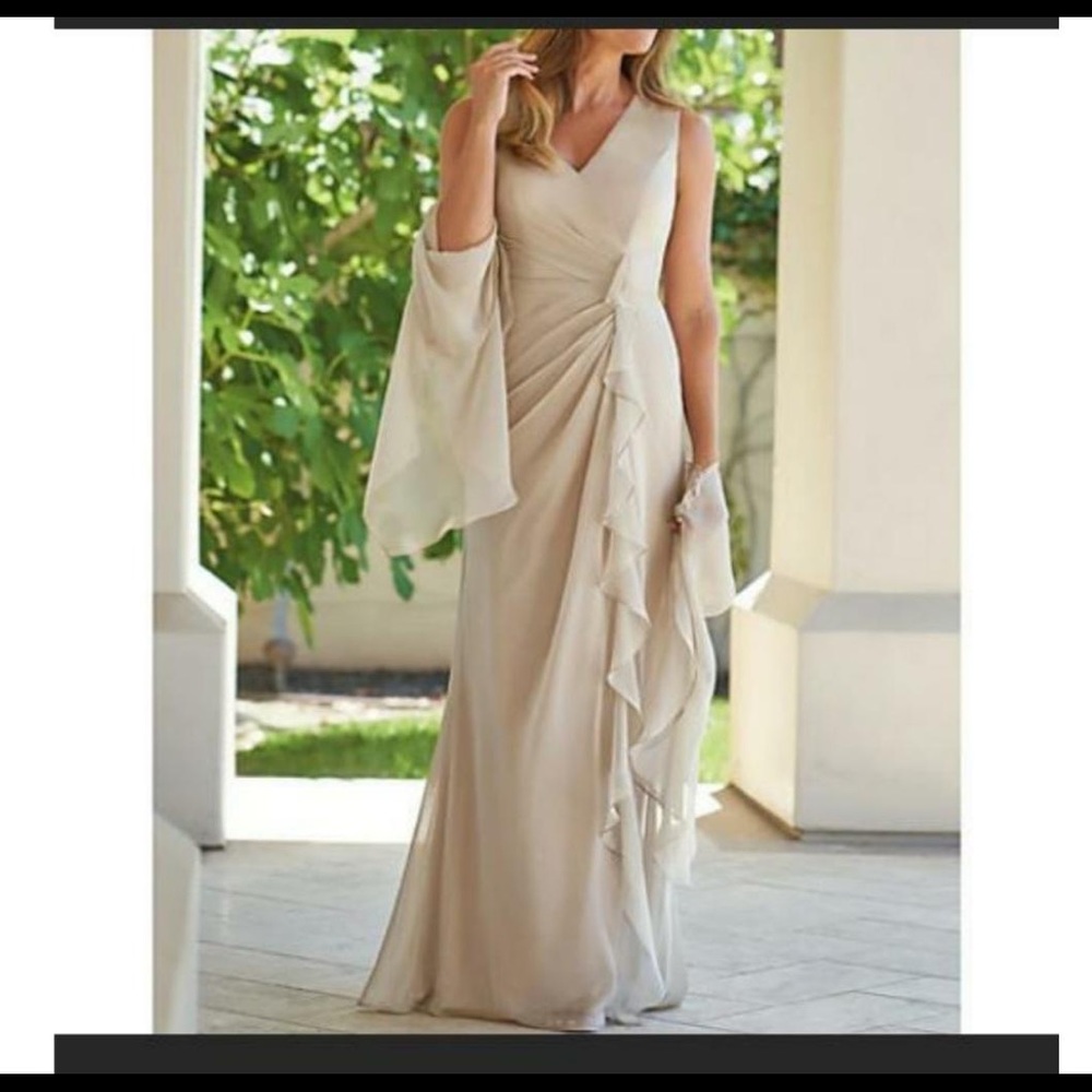 New, never been worn Formal gown. Perfect for Summer weddings.
